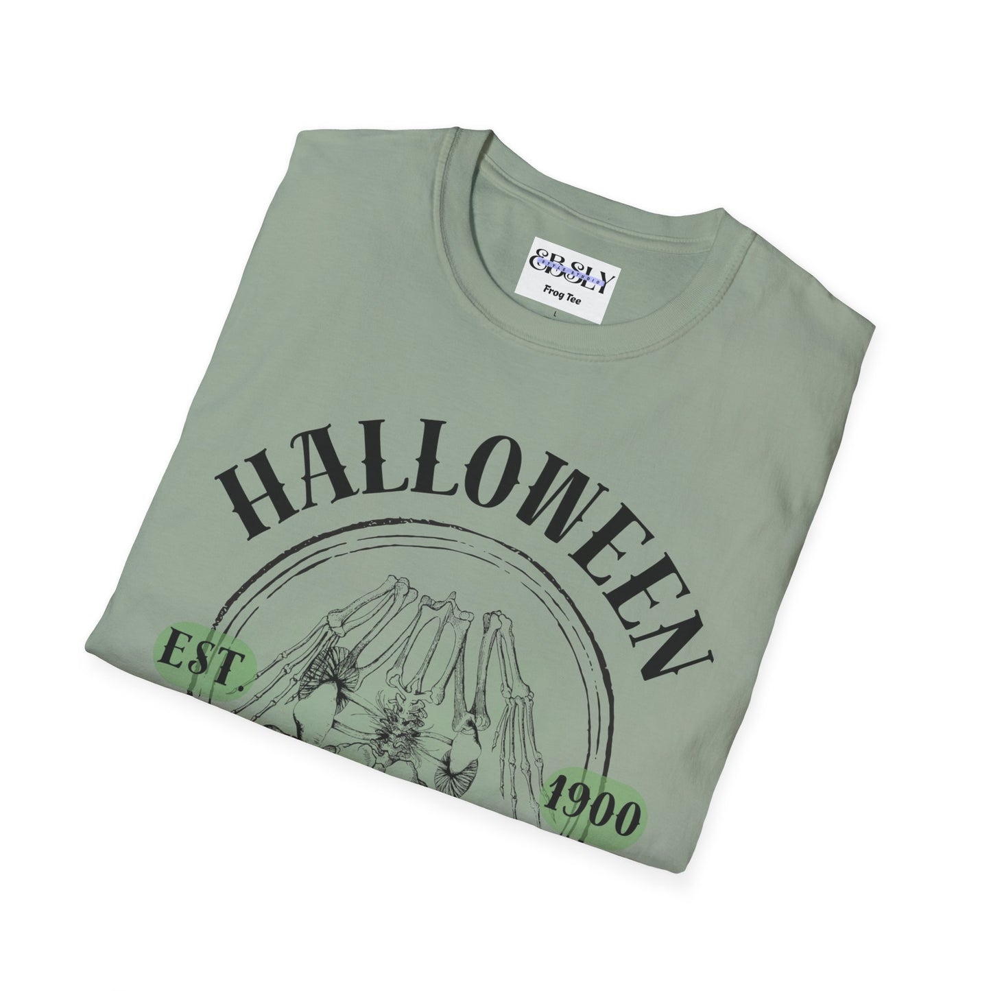 Halloween Graphic Tee, Spooky T-Shirt, Unisex Halloween Shirt, Frog Halloween Top, October 31st Gift, Frog Shirt