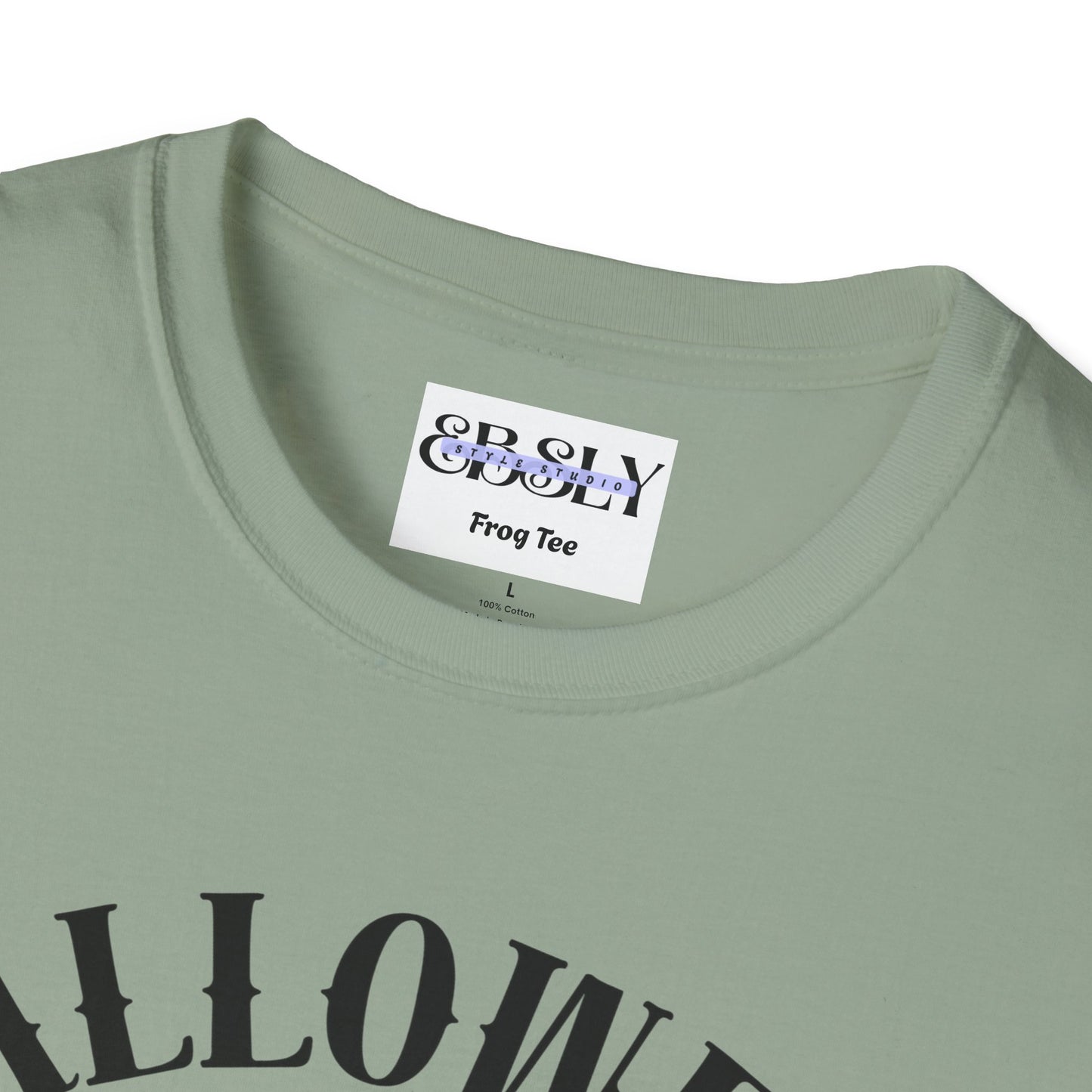 Halloween Graphic Tee, Spooky T-Shirt, Unisex Halloween Shirt, Frog Halloween Top, October 31st Gift, Frog Shirt