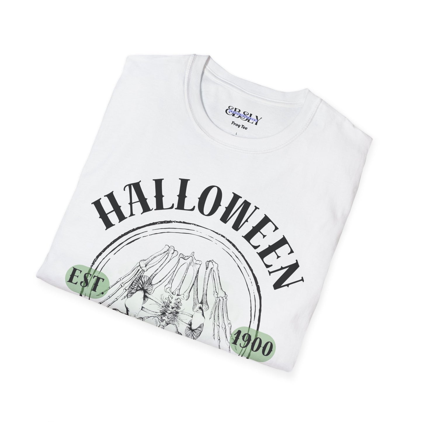 Halloween Graphic Tee, Spooky T-Shirt, Unisex Halloween Shirt, Frog Halloween Top, October 31st Gift, Frog Shirt